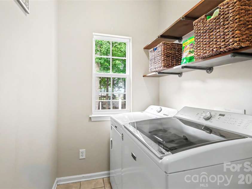 8712 Cool Meadow Drive, Huntersville, NC 28078.  MLS# CAR4394882, YatesRealty ID 33165. 