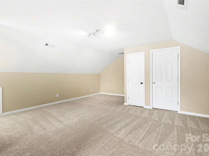 8712 Cool Meadow Drive, Huntersville, NC 28078.  MLS# CAR4394882, YatesRealty ID 33165. 