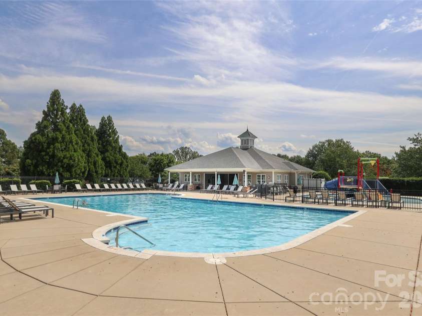 8712 Cool Meadow Drive, Huntersville, NC 28078.  MLS# CAR4394882, YatesRealty ID 33165. 