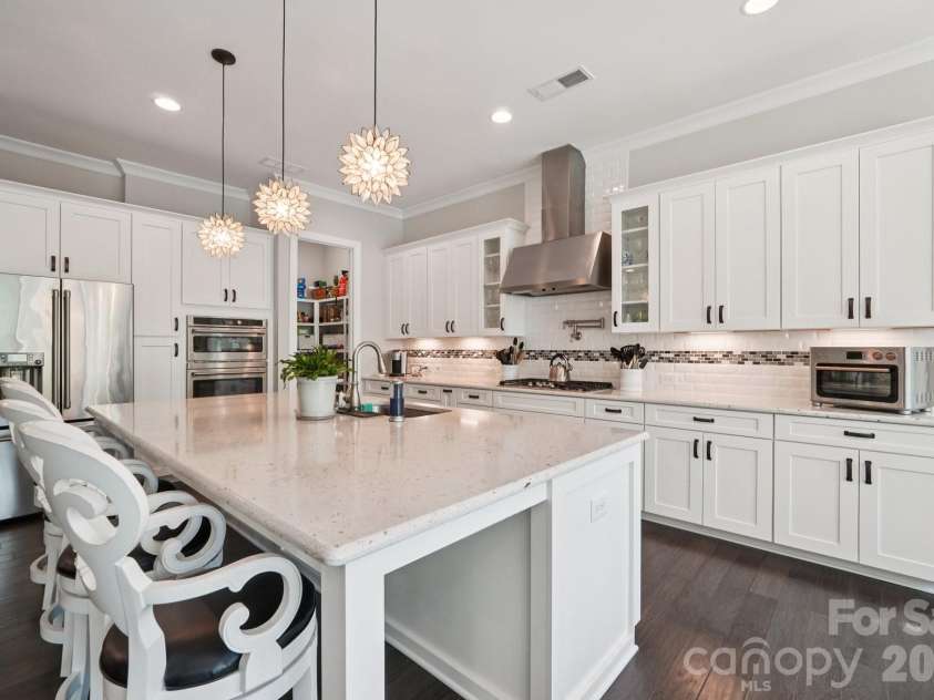 17914 Culross Lane, Charlotte, NC 28278.  MLS# CAR4366954, YatesRealty ID 33166. 