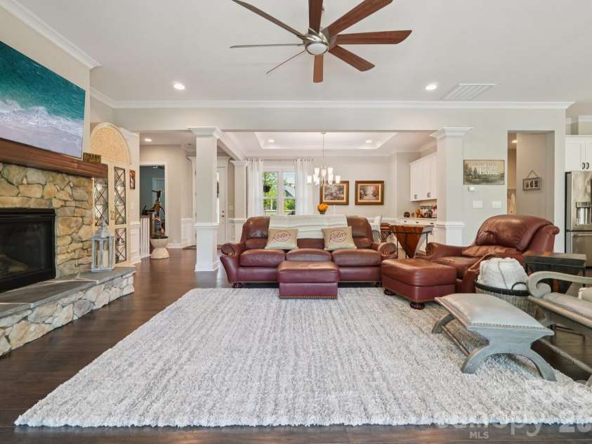 17914 Culross Lane, Charlotte, NC 28278.  MLS# CAR4366954, YatesRealty ID 33166. 