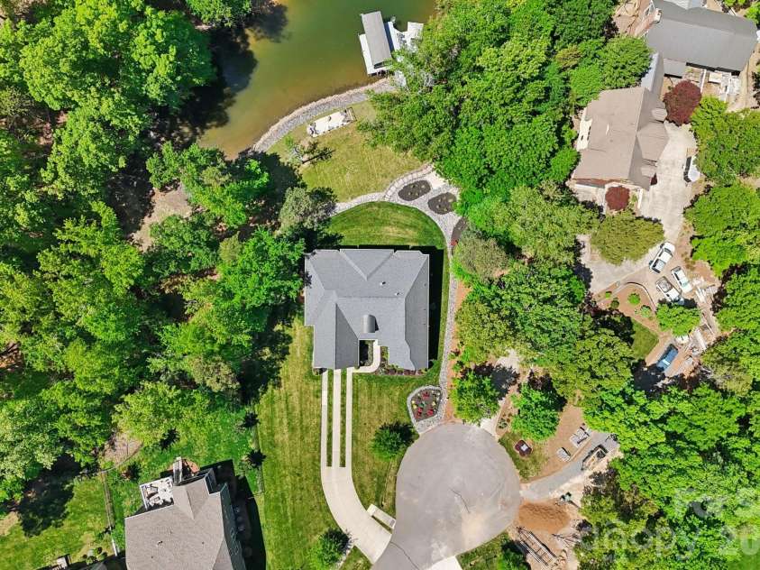 17914 Culross Lane, Charlotte, NC 28278.  MLS# CAR4366954, YatesRealty ID 33166. 