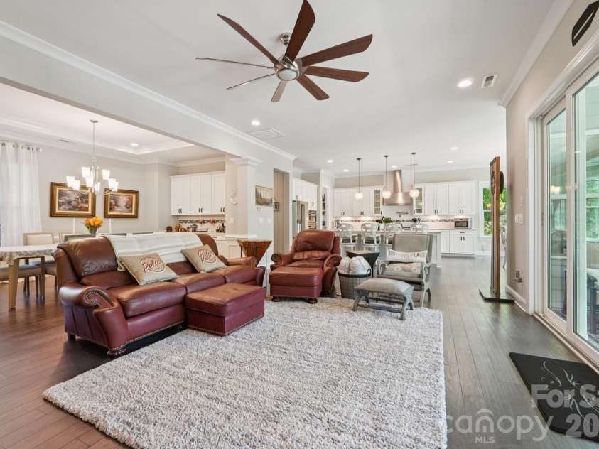 17914 Culross Lane, Charlotte, NC 28278.  MLS# CAR4366954, YatesRealty ID 33166. 
