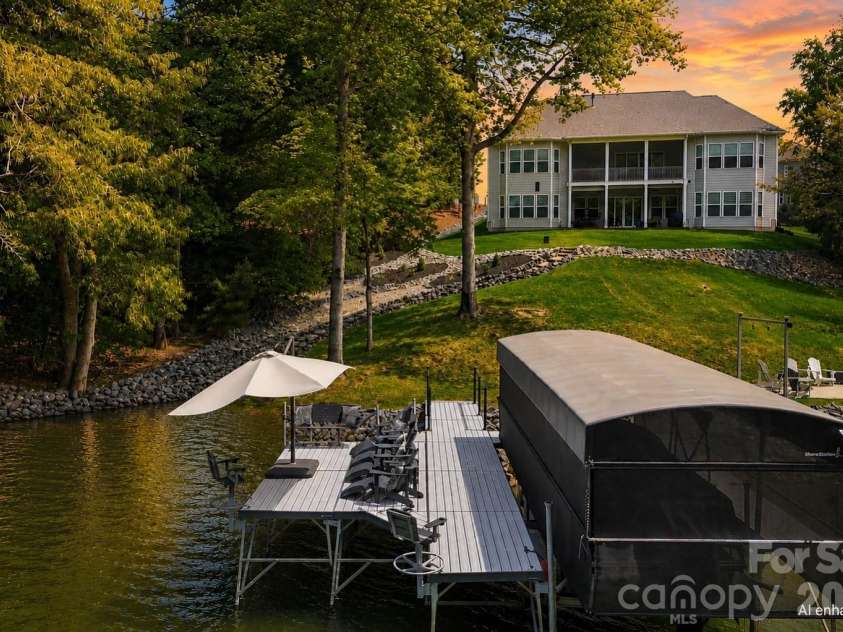 17914 Culross Lane, Charlotte, NC 28278.  MLS# CAR4366954, YatesRealty ID 33166. 