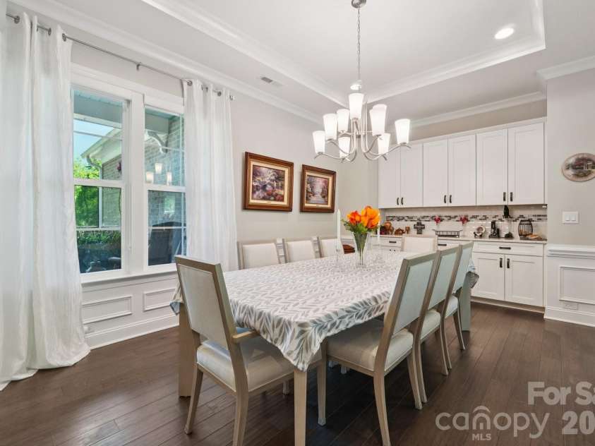 17914 Culross Lane, Charlotte, NC 28278.  MLS# CAR4366954, YatesRealty ID 33166. Formal Dining area with built in cabinets