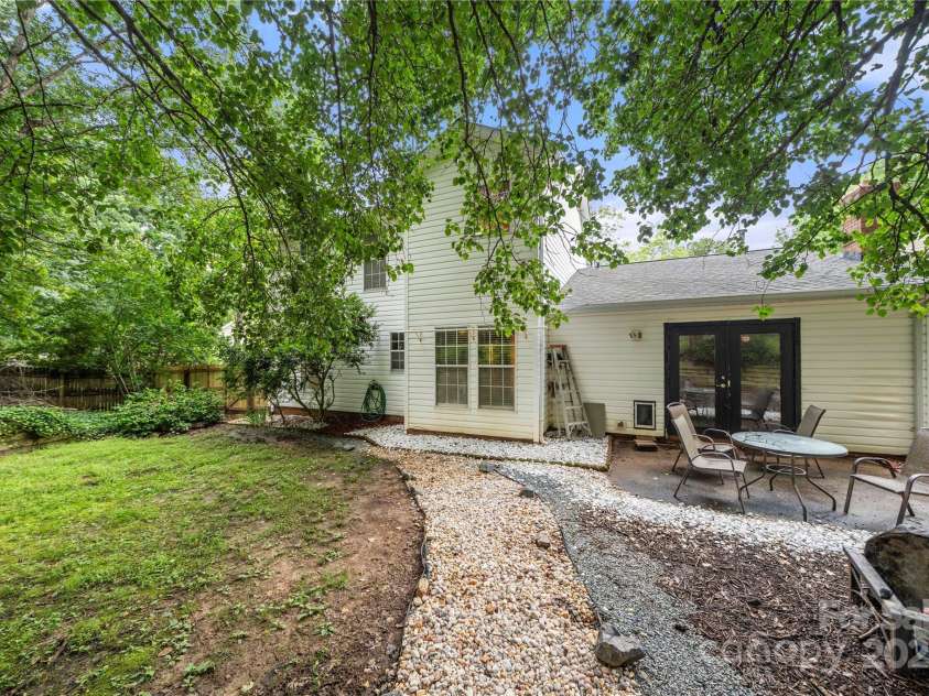 1230 Ridgebury Terrace, Matthews, NC 28105.  MLS# CAR4277606, YatesRealty ID 33167. 