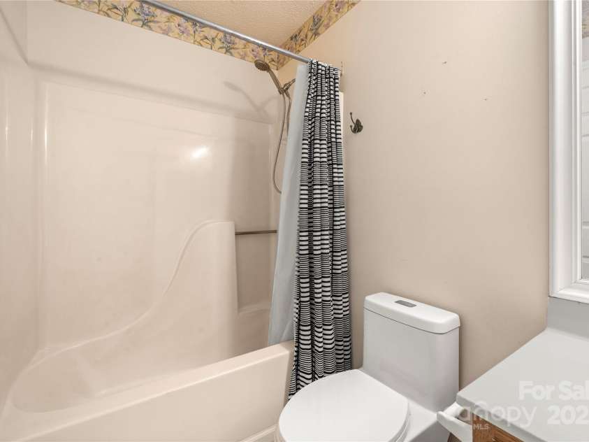 1230 Ridgebury Terrace, Matthews, NC 28105.  MLS# CAR4277606, YatesRealty ID 33167. 