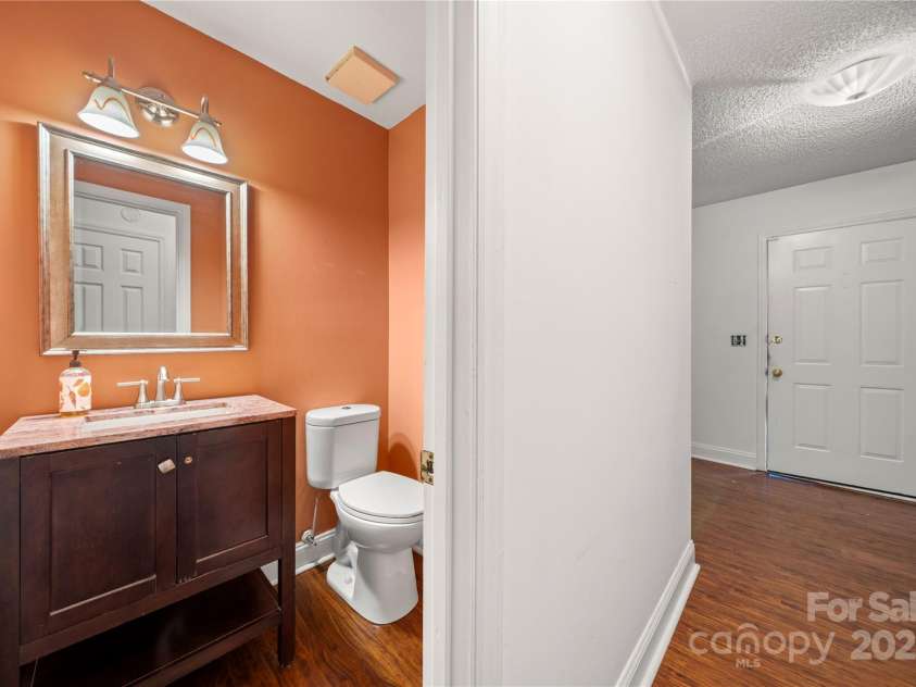 1230 Ridgebury Terrace, Matthews, NC 28105.  MLS# CAR4277606, YatesRealty ID 33167. 