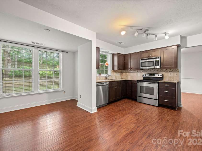 1230 Ridgebury Terrace, Matthews, NC 28105.  MLS# CAR4277606, YatesRealty ID 33167. Kitchen