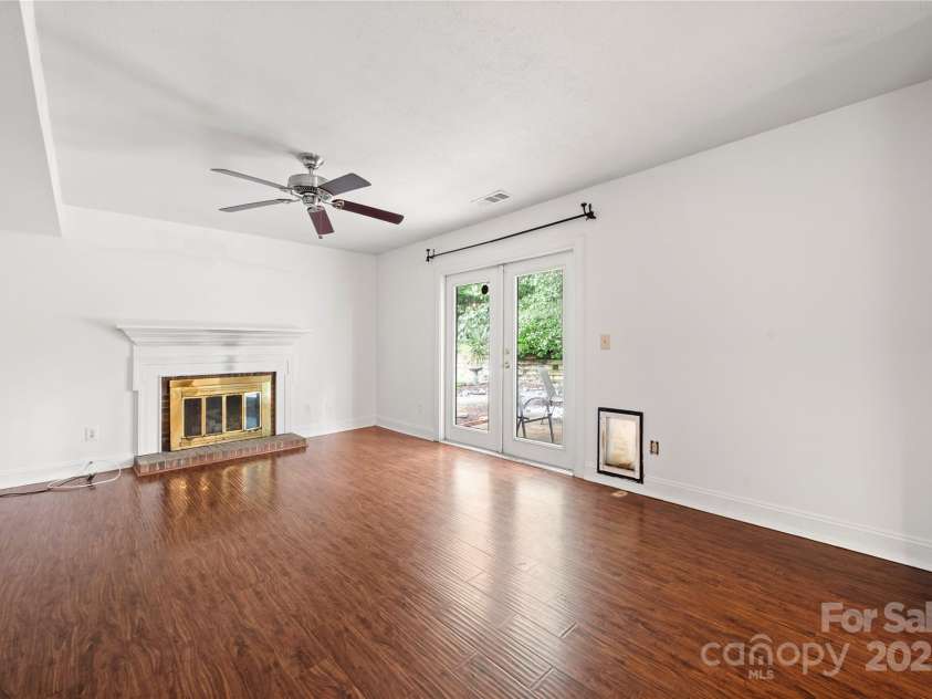 1230 Ridgebury Terrace, Matthews, NC 28105.  MLS# CAR4277606, YatesRealty ID 33167. Living Room