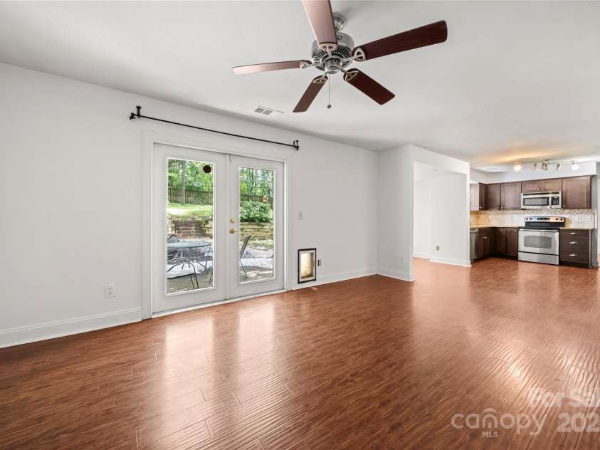 1230 Ridgebury Terrace, Matthews, NC 28105.  MLS# CAR4277606, YatesRealty ID 33167. Living Room