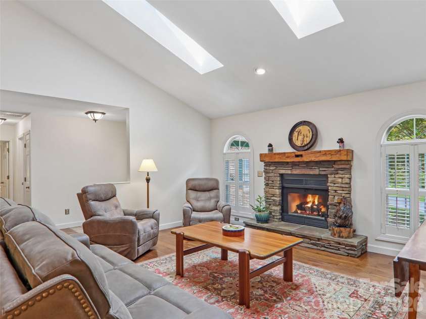 3106 Essex Path, Hendersonville, NC 28791.  MLS# CAR4394212, YatesRealty ID 33167. 