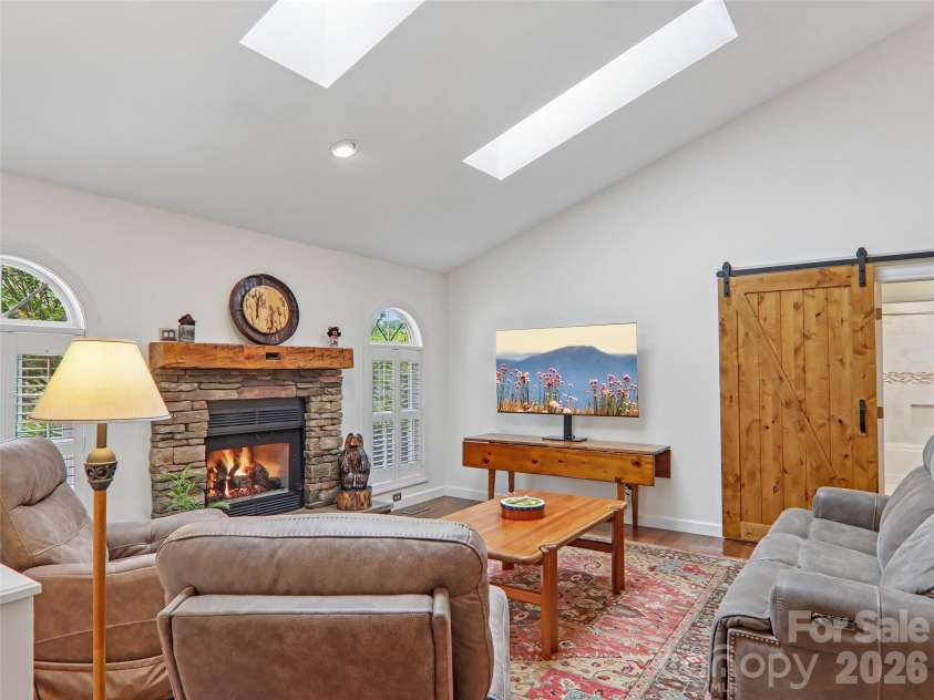 3106 Essex Path, Hendersonville, NC 28791.  MLS# CAR4394212, YatesRealty ID 33167. 
