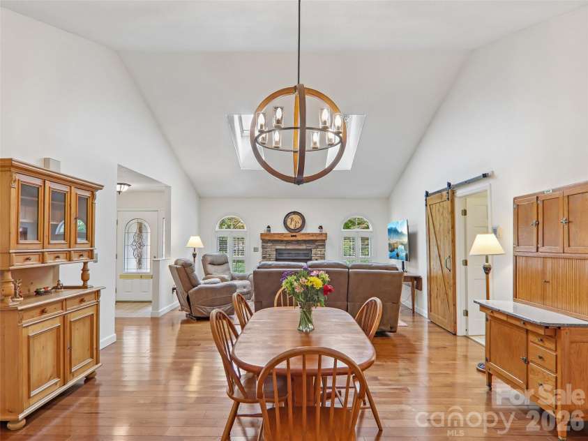 3106 Essex Path, Hendersonville, NC 28791.  MLS# CAR4394212, YatesRealty ID 33167. 