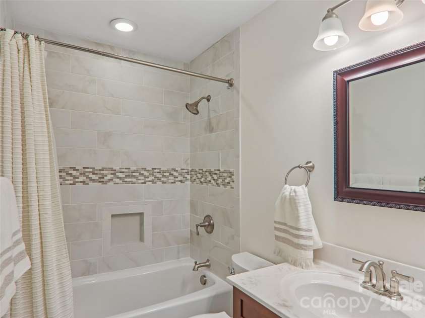 3106 Essex Path, Hendersonville, NC 28791.  MLS# CAR4394212, YatesRealty ID 33167. 