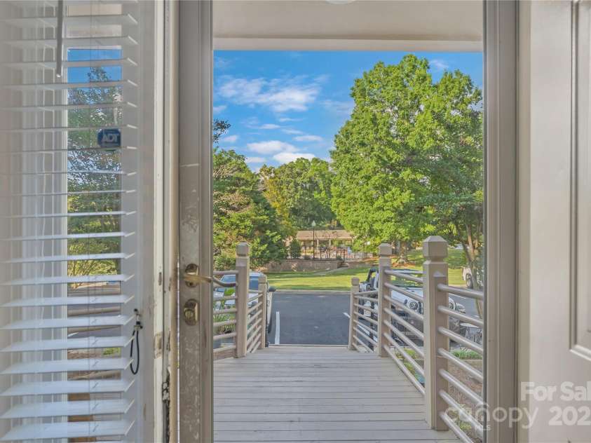13932 Queens Harbor Road, Charlotte, NC 28278.  MLS# CAR4253729, YatesRealty ID 33168. 