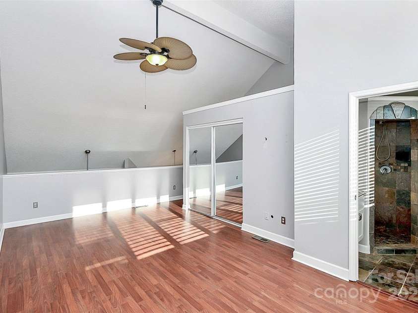 13932 Queens Harbor Road, Charlotte, NC 28278.  MLS# CAR4253729, YatesRealty ID 33168. 