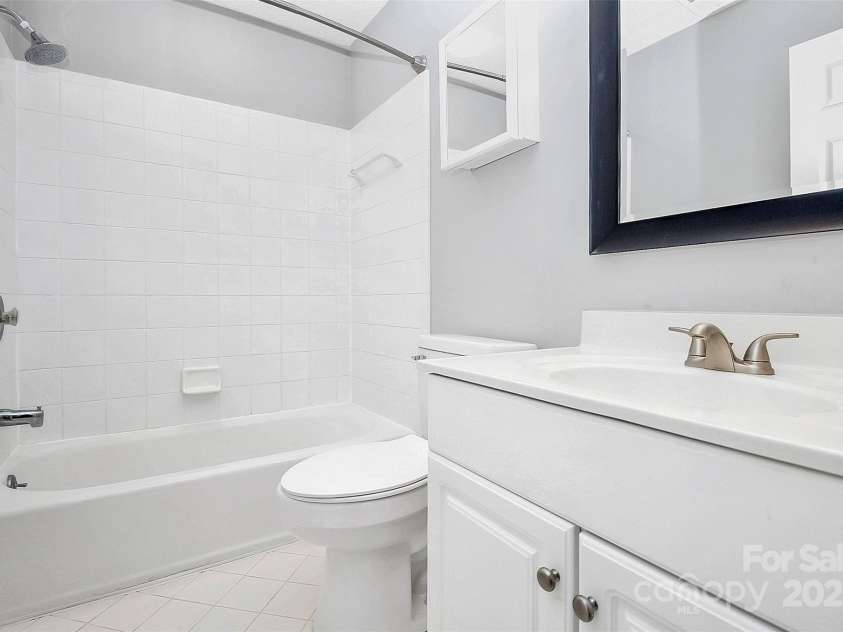 13932 Queens Harbor Road, Charlotte, NC 28278.  MLS# CAR4253729, YatesRealty ID 33168. 