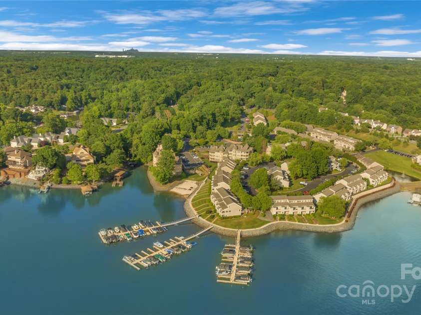 13932 Queens Harbor Road, Charlotte, NC 28278.  MLS# CAR4253729, YatesRealty ID 33168. Waterfront Community