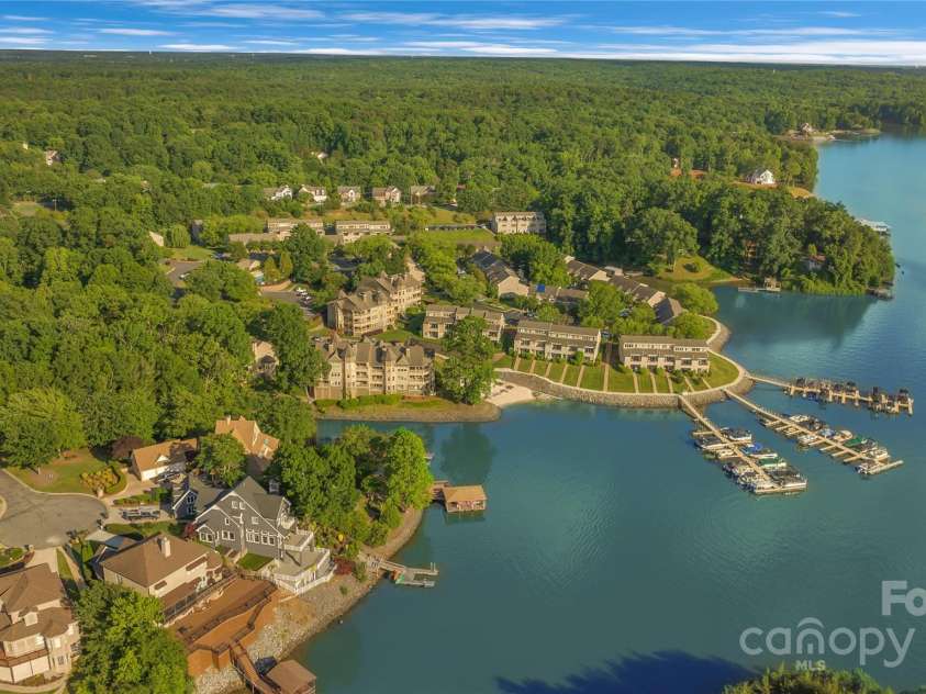 13932 Queens Harbor Road, Charlotte, NC 28278.  MLS# CAR4321119, YatesRealty ID 33168. 