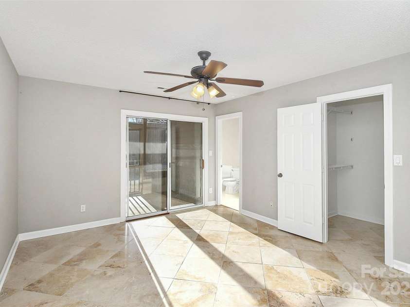 13932 Queens Harbor Road, Charlotte, NC 28278.  MLS# CAR4321119, YatesRealty ID 33168. Waterfront Community