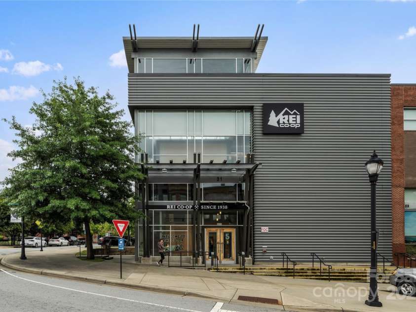 10 Heartleaf Circle, Arden, NC 28704.  MLS# CAR4296217, YatesRealty ID 3317. Biltmore Park