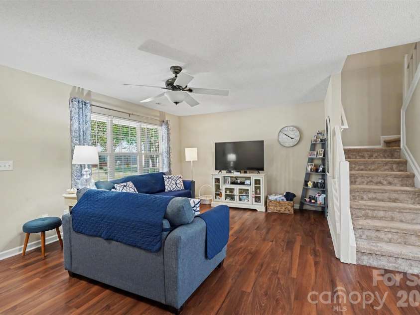 605 Gelderland Drive, Matthews, NC 28104.  MLS# CAR4395993, YatesRealty ID 33170. 