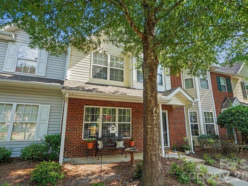 605 Gelderland Drive, Matthews, NC 28104.  MLS# CAR4395993, YatesRealty ID 33170. Shade tree