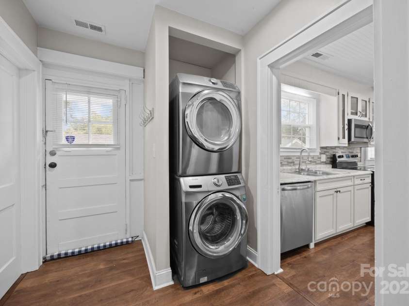 318 5th Street, Albemarle, NC 28001.  MLS# CAR4289630, YatesRealty ID 33171. 