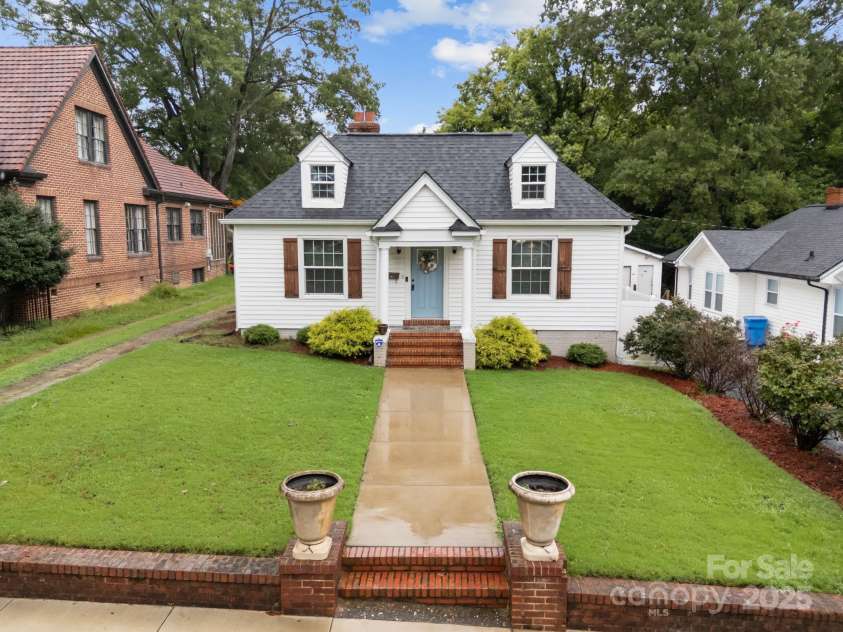 318 5th Street, Albemarle, NC 28001.  MLS# CAR4289630, YatesRealty ID 33171. 