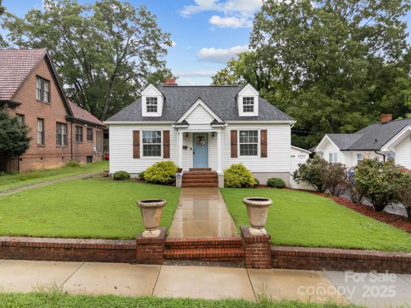 318 5th Street, Albemarle, NC 28001.  MLS# CAR4289630, YatesRealty ID 33171. 