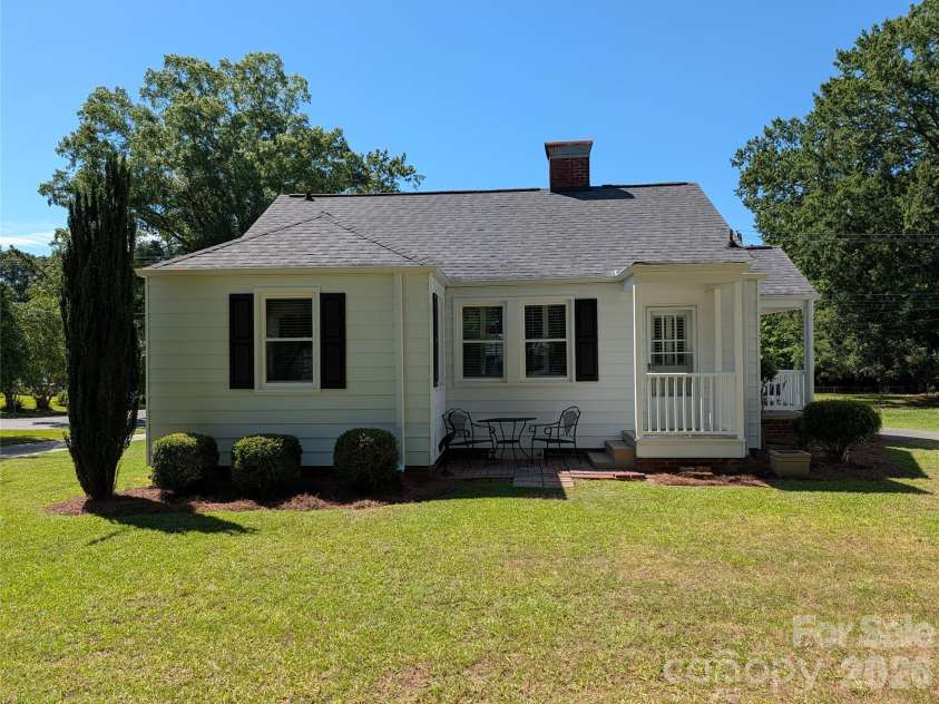 61 Spencer Avenue, Concord, NC 28025.  MLS# CAR4395950, YatesRealty ID 33171. 