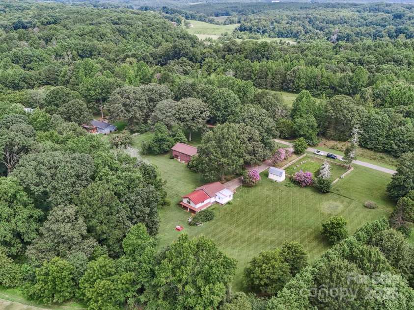 150 Scroggs Cemetery Road, Statesville, NC 28677.  MLS# CAR4285710, YatesRealty ID 33172. 