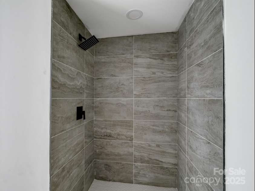 195 Stone Avenue, Concord, NC 28027.  MLS# CAR4291205, YatesRealty ID 33173. Second Bathroom