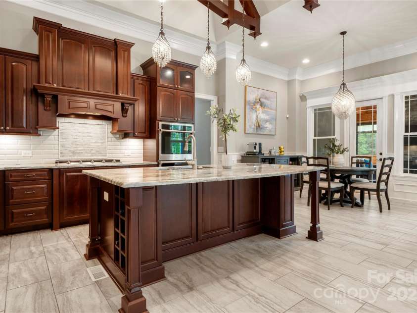 650 Top Ridge Lane, Clover, SC 29710.  MLS# CAR4280257, YatesRealty ID 33174. 