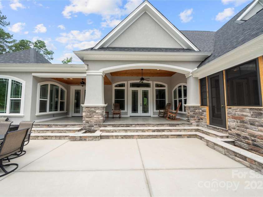 650 Top Ridge Lane, Clover, SC 29710.  MLS# CAR4280257, YatesRealty ID 33174. 