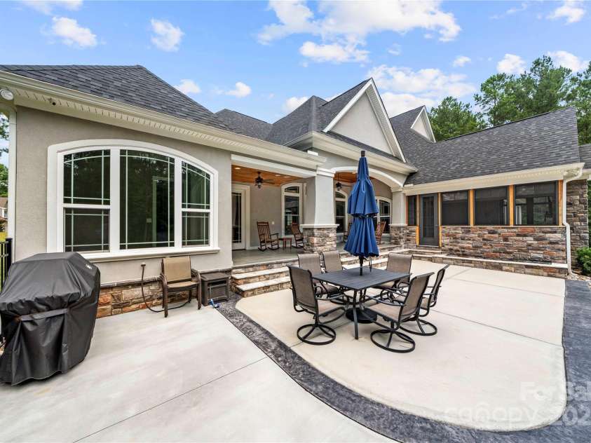 650 Top Ridge Lane, Clover, SC 29710.  MLS# CAR4280257, YatesRealty ID 33174. 