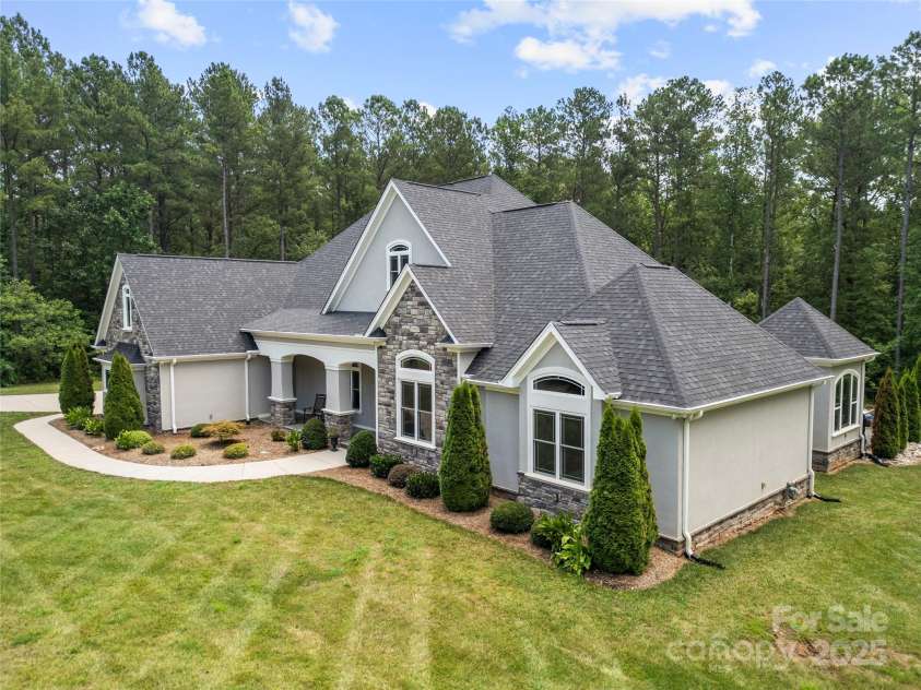 650 Top Ridge Lane, Clover, SC 29710.  MLS# CAR4280257, YatesRealty ID 33174. 