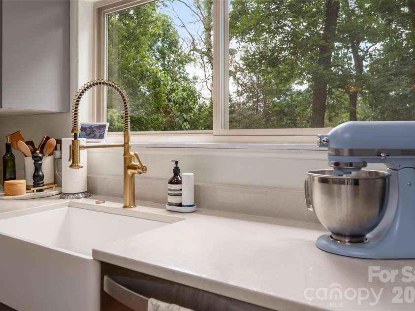 7917 Serendipity Lane, Charlotte, NC 28277.  MLS# CAR4389699, YatesRealty ID 33175. 