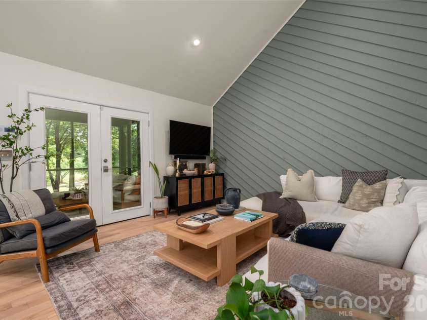 7917 Serendipity Lane, Charlotte, NC 28277.  MLS# CAR4389699, YatesRealty ID 33175. 