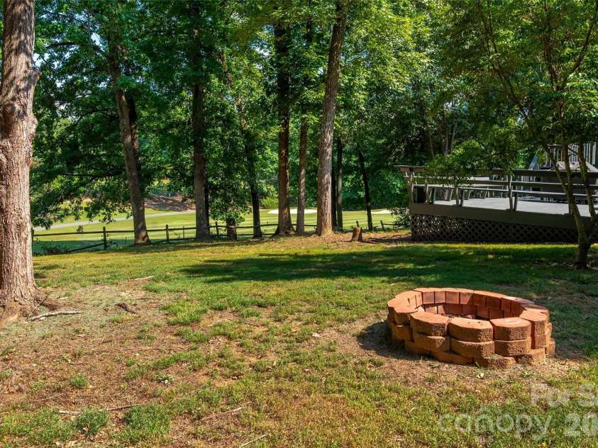 7917 Serendipity Lane, Charlotte, NC 28277.  MLS# CAR4389699, YatesRealty ID 33175. 