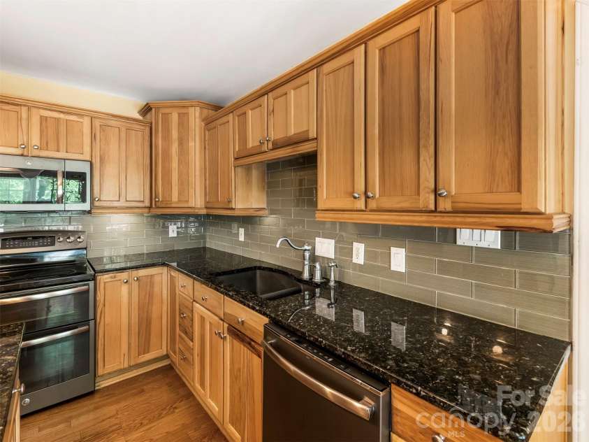 14437 Raynham Drive, Charlotte, NC 28262.  MLS# CAR4398185, YatesRealty ID 33176. 