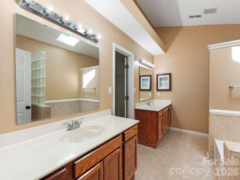 14437 Raynham Drive, Charlotte, NC 28262.  MLS# CAR4398185, YatesRealty ID 33176. 