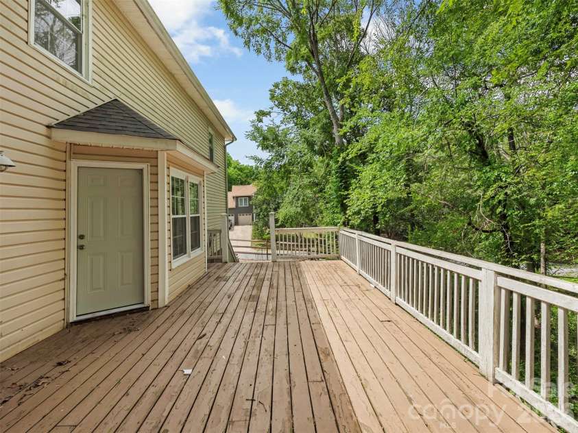 14437 Raynham Drive, Charlotte, NC 28262.  MLS# CAR4398185, YatesRealty ID 33176. 
