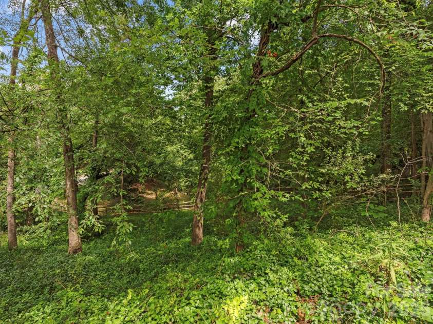 14437 Raynham Drive, Charlotte, NC 28262.  MLS# CAR4398185, YatesRealty ID 33176. 