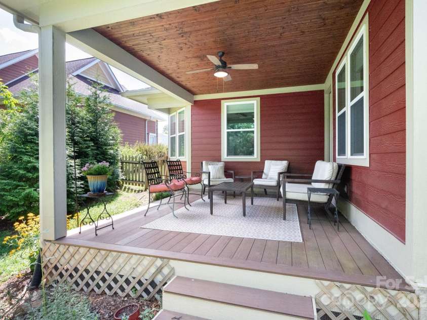 33 Penley Park Drive, Weaverville, NC 28787.  MLS# CAR4286490, YatesRealty ID 33176. 