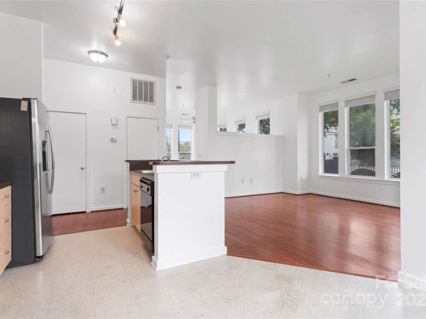 1204 Caldwell Street, Charlotte, NC 28206.  MLS# CAR4290307, YatesRealty ID 33177. 