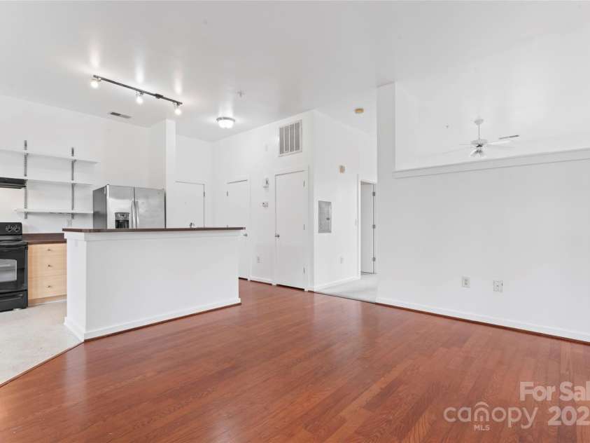 1204 Caldwell Street, Charlotte, NC 28206.  MLS# CAR4290307, YatesRealty ID 33177. 