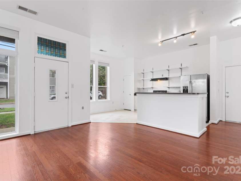 1204 Caldwell Street, Charlotte, NC 28206.  MLS# CAR4290307, YatesRealty ID 33177. 