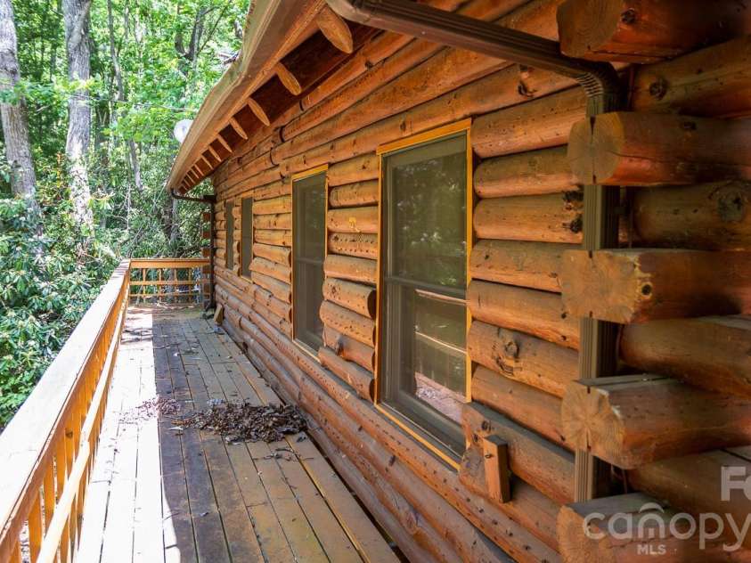 305 Melanie Lane, Black Mountain, NC 28711.  MLS# CAR4396902, YatesRealty ID 33177. 